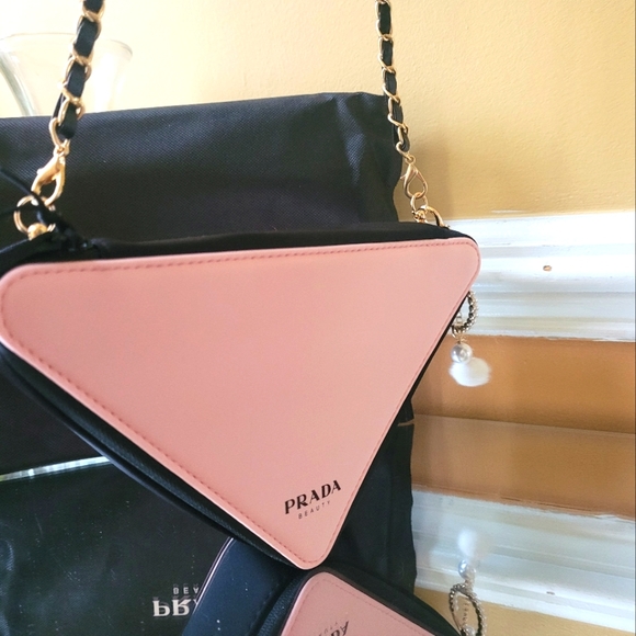 - Prada triangle beauty pouch converted into shoulder bag or cross body - Picture 10 of 14